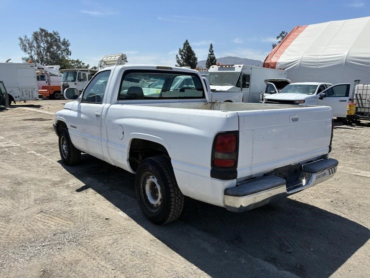 2001-dodge-ram-1500-image-4