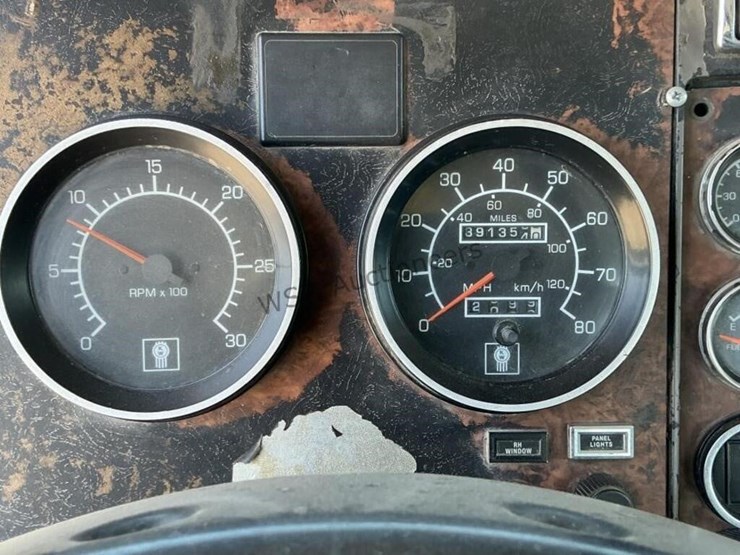 2003-kenworth-t800-image-17