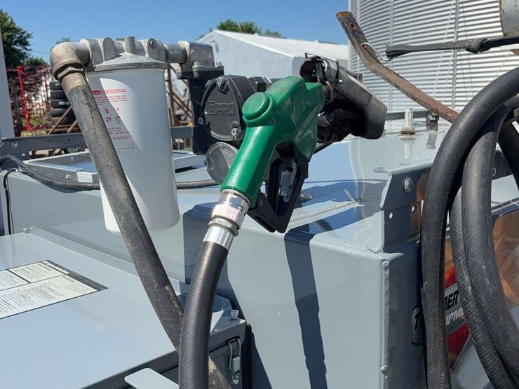 2023-thunder-creek-fuel-trailer,-990-gallon-of-fuel,-55-gallon-def-tank,-electric-pump-1-1/2''-hose,-tandem-axle,-spare-tires,-bumper-hitch-image-10