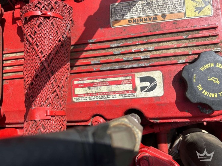 2015-freightliner-m2-106-image-11
