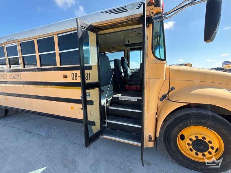 2009-ic-corporation-pb105-school-bus-image-5