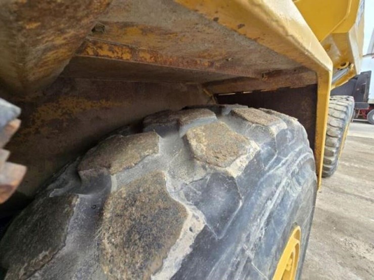 1996-caterpillar-d250e-image-12