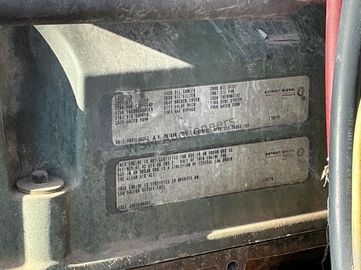 2000-freightliner-fld120-image-15