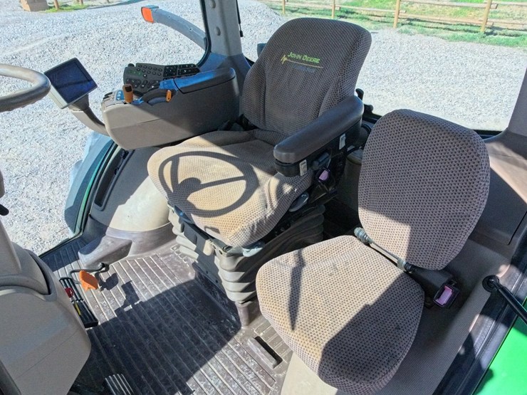 john-deere-8285r-image-25