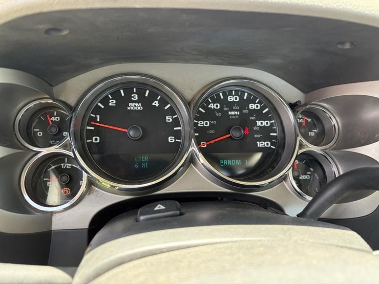 2011-chevrolet-silverado-2500-image-15