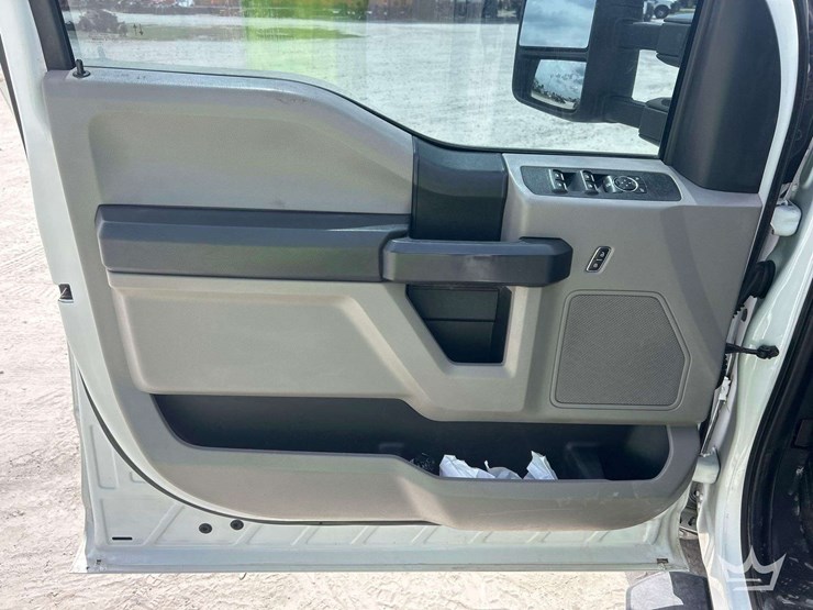 2020-ford-f350-image-14
