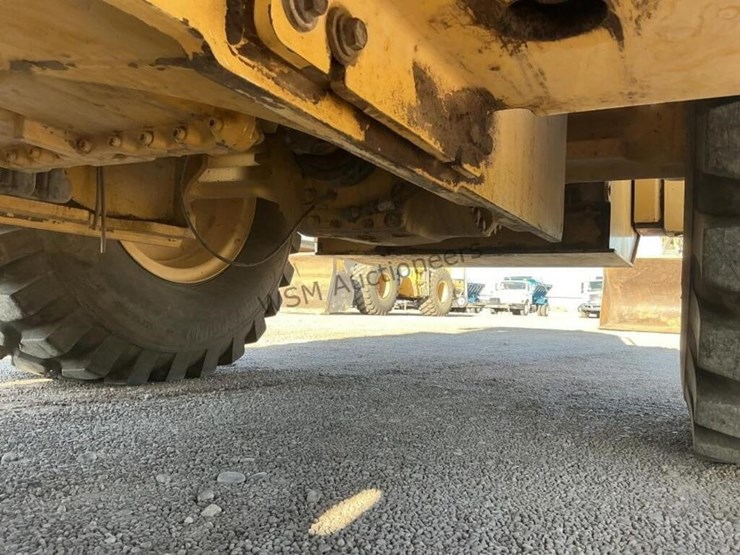 2017-deere-624k-image-29