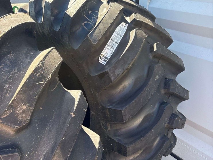 2-new-rear-combine-tires,-28l-26,-firestone-super-all-traction-23,-12-ply,-shed-kept-image-3