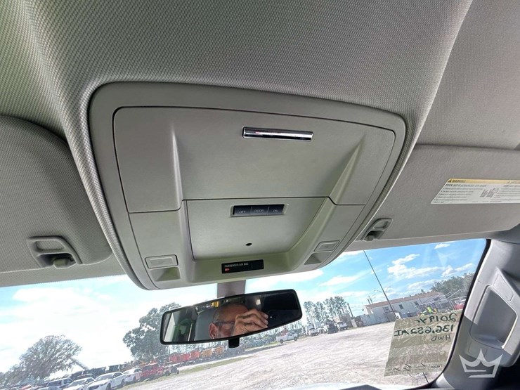 2019-chevrolet-silverado-1500-image-19