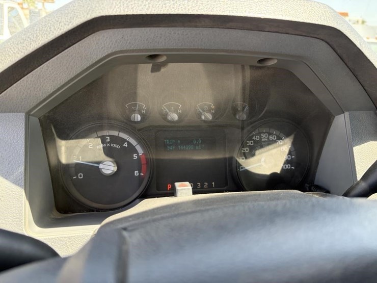 2012-ford-f550-image-17