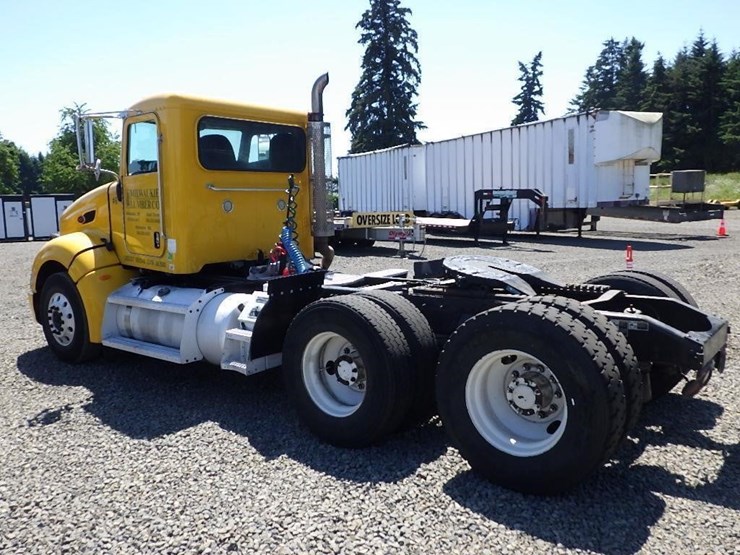 2012-peterbilt-386-image-7