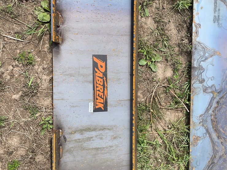 pabreak-qa-skid-steer-mount-plate-image-1