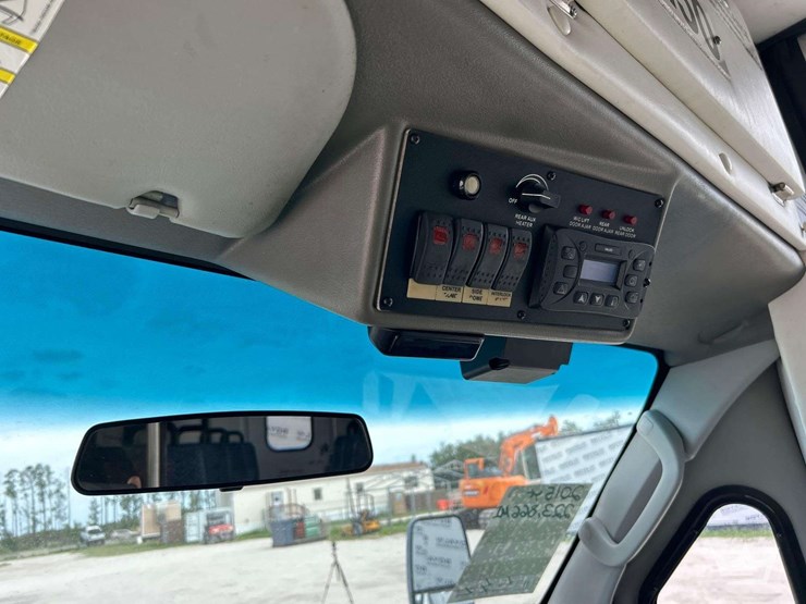 2015-ford-e450-image-19