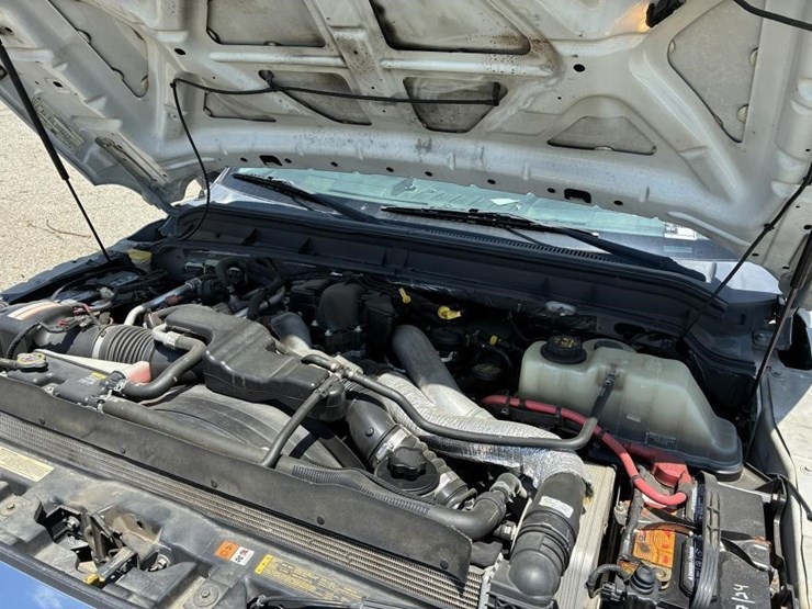 2011-ford-f550-image-6