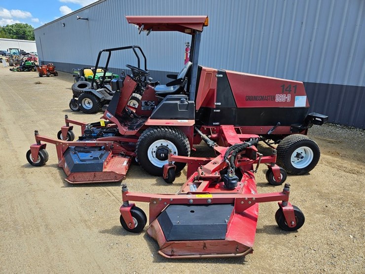 toro-groundsmaster-580d-image-2