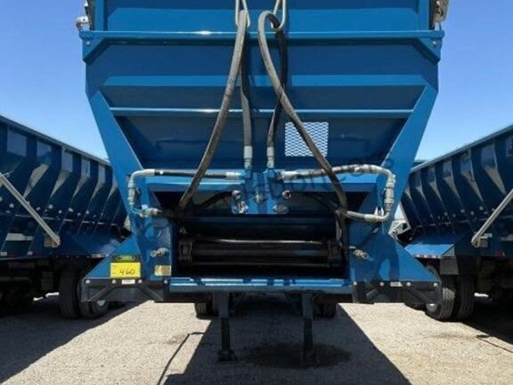 2020-versa-v-bottom-spreader-trailer-image-2