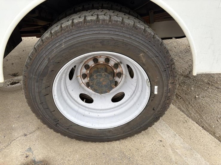 2012-ford-f550-image-5