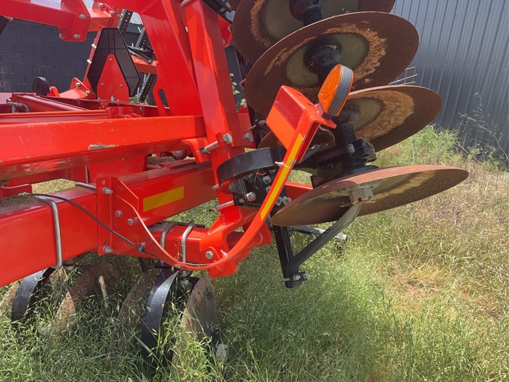 kuhn-krause-8215-image-18