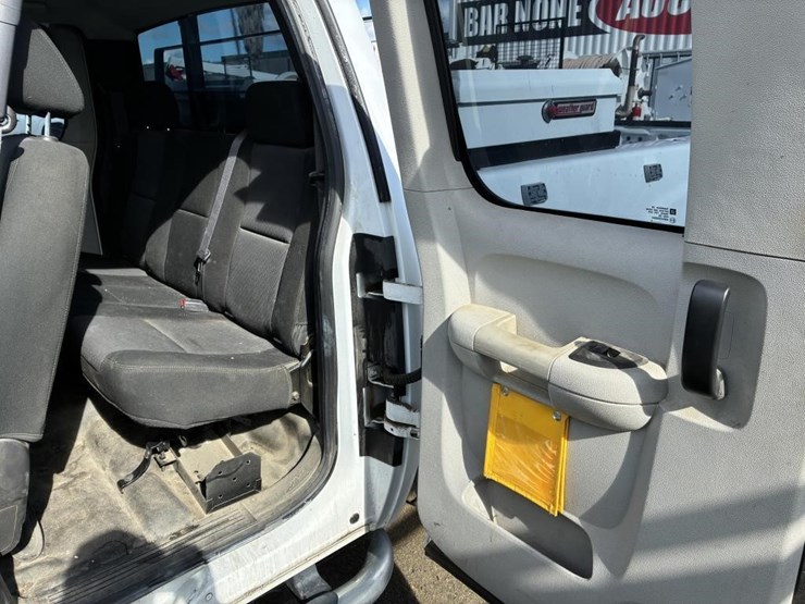 2012-gmc-sierra-2500-image-11