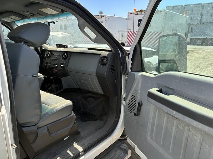2013-ford-f450-image-17