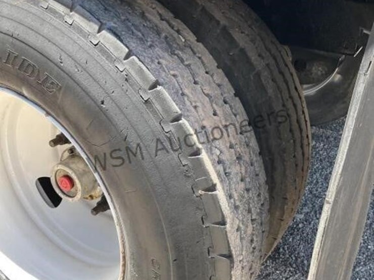 2012-versa-v-bottom-spreader-trailer-image-7