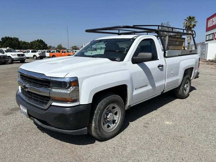 2018-chevrolet-silverado-1500-image-1