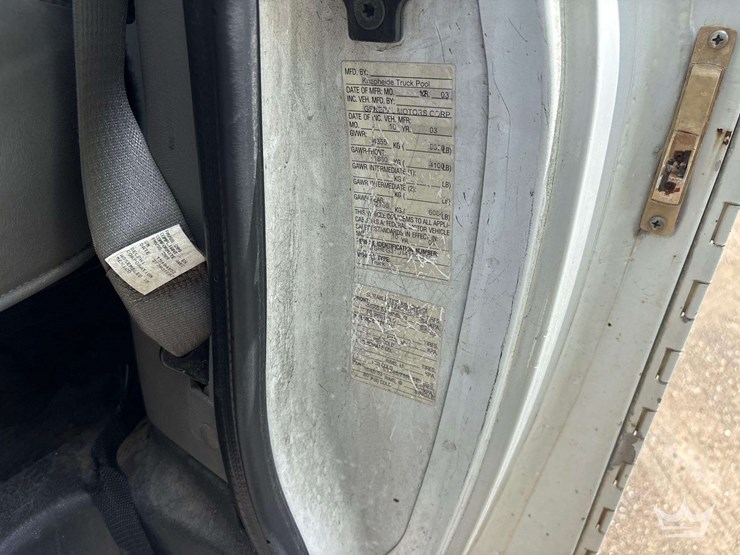 2004-chevrolet-express-3500-enclosed-service-van-image-5
