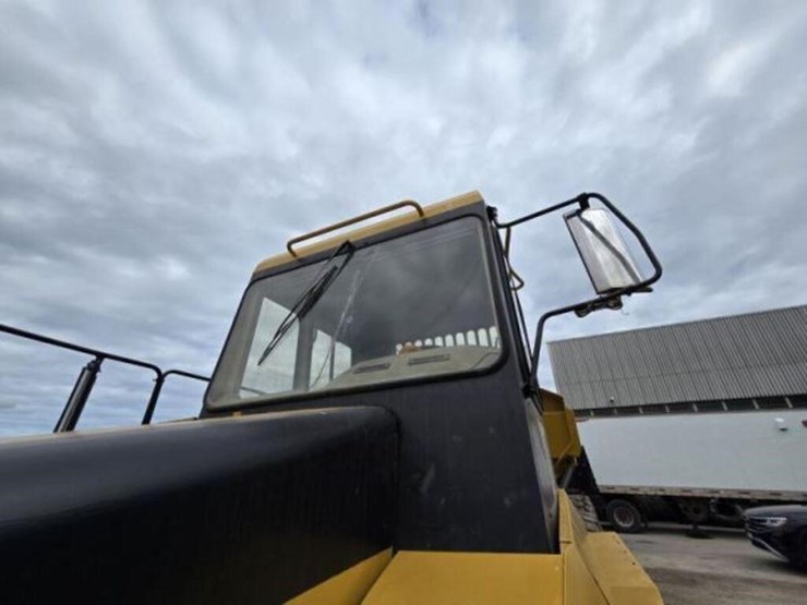1996-caterpillar-d250e-image-28