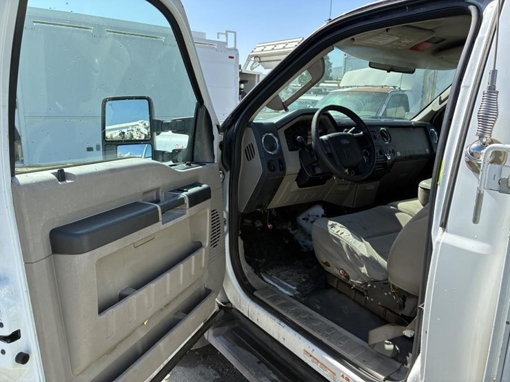 2008-ford-f550-xlt-image-22