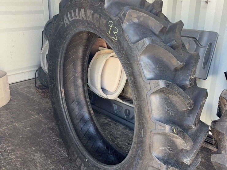 1-alliance-380/80r38-new-tractor-tires-image-2