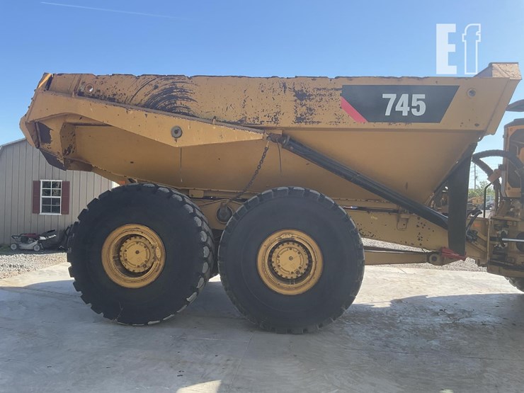 2019-caterpillar-745-image-6