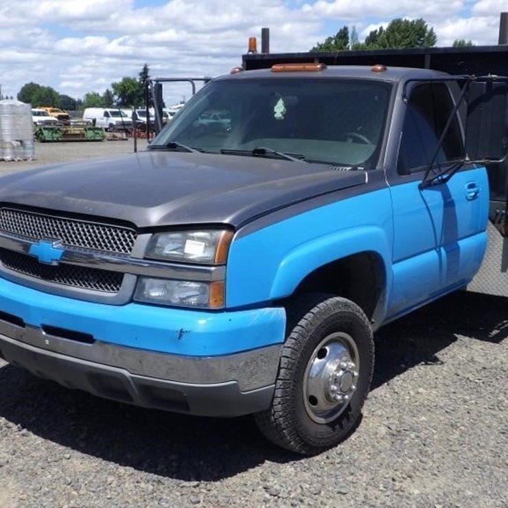 2004 CHEVROLET 3500