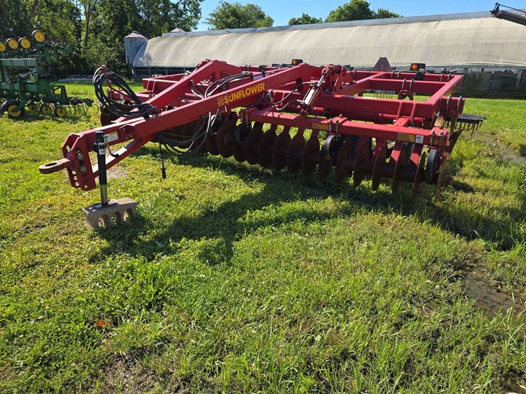 sunflower-disc-chisel,-13-shank,-c-flex-bearings,-5-bar-harrow,-walking-tandems,-hyd.-front-gang-adjust,-s/n--42112-16-image-1