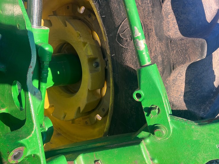 john-deere-8110-image-32