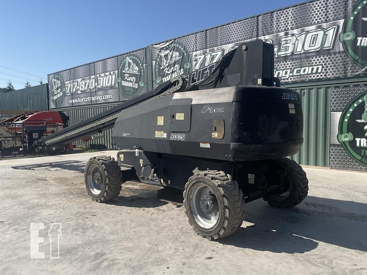 2013-jlg-800s-image-2