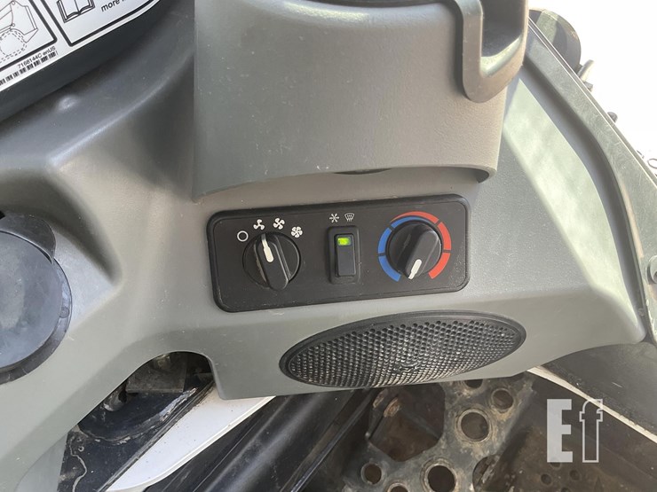 2022-bobcat-t870-image-14
