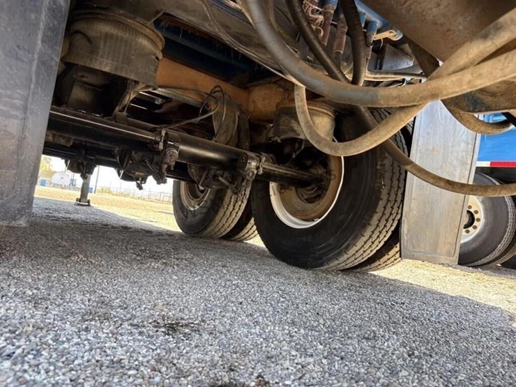 2020-versa-v-bottom-spreader-trailer-image-18