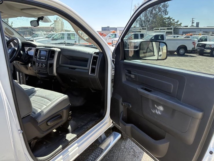 2016-dodge-ram-2500-image-12