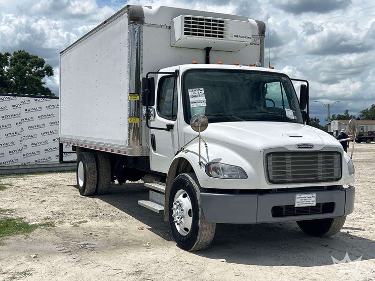 2017-freightliner-m2-106-image-2