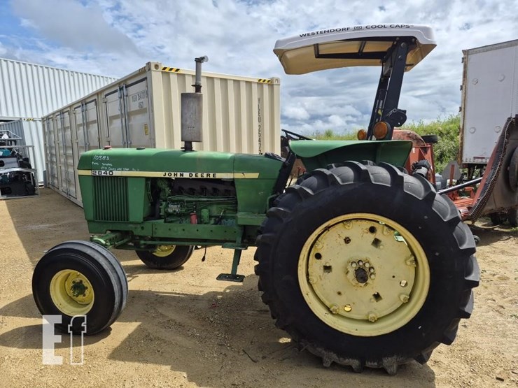 john-deere-2840-image-1