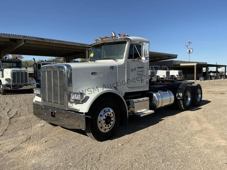 2001-peterbilt-379-image-1