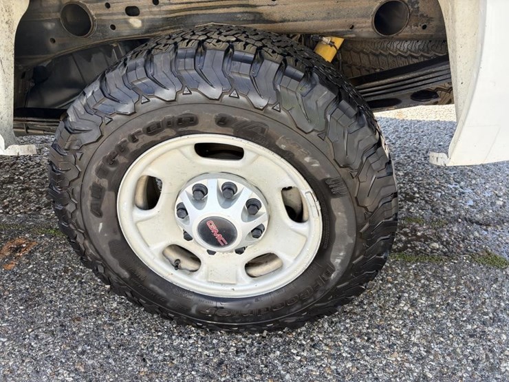 2012-gmc-sierra-2500-image-5
