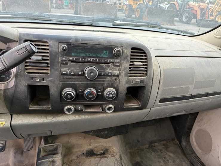 2012-gmc-sierra-2500-image-17