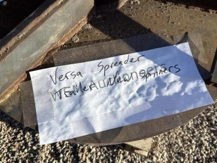 pallet-of-22in-spinners-for-spreader-trailers-image-8