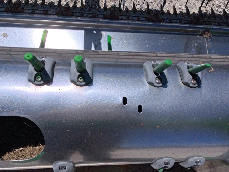 john-deere-630r-image-17