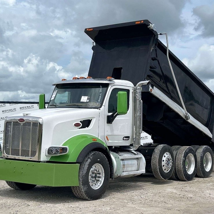 2015 PETERBILT 567