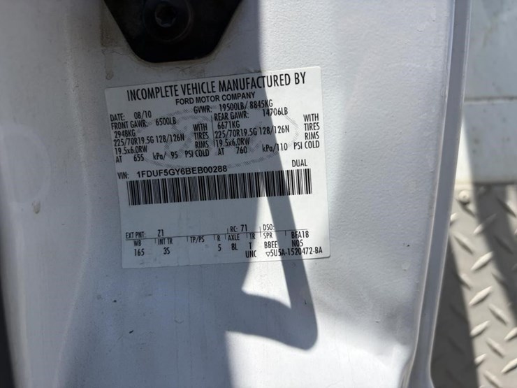 2011-ford-f550-image-18