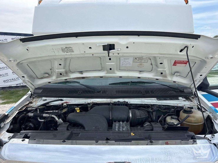 2015-ford-e450-image-7