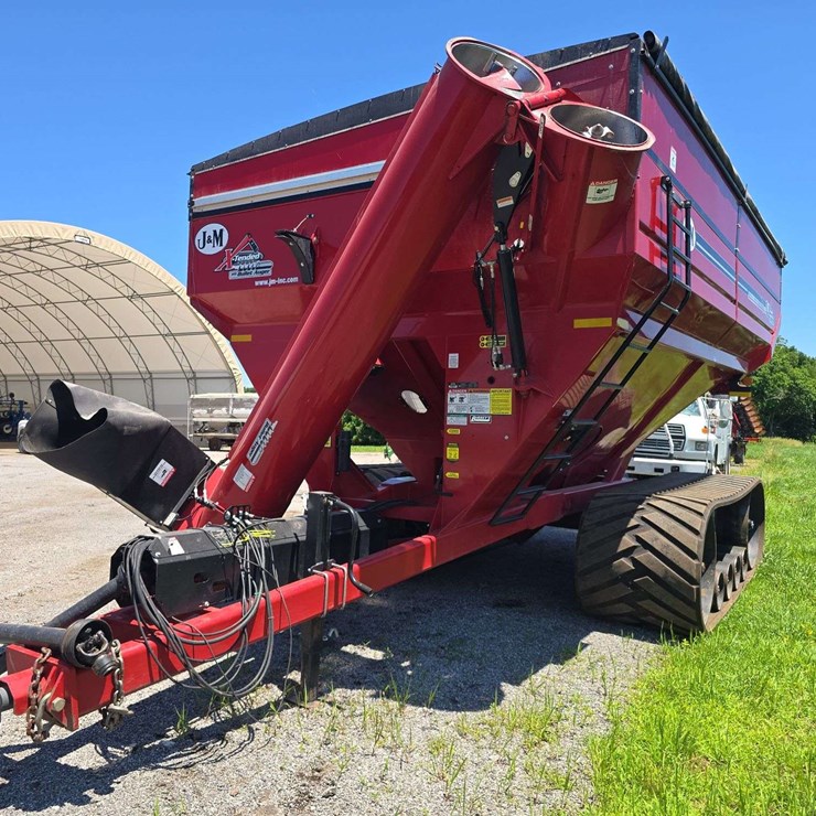 2021 J&M 1112 X-Tend Series Grain Cart, Roll Tarp, 1,150 bushel, Storm Tracker HD Oil Hub Tracks, Big 1000pto, Extended Reach, Hyd. Adjust Spout, Bullet Auger, 20'' Auger, Scales, s/n- 1803329