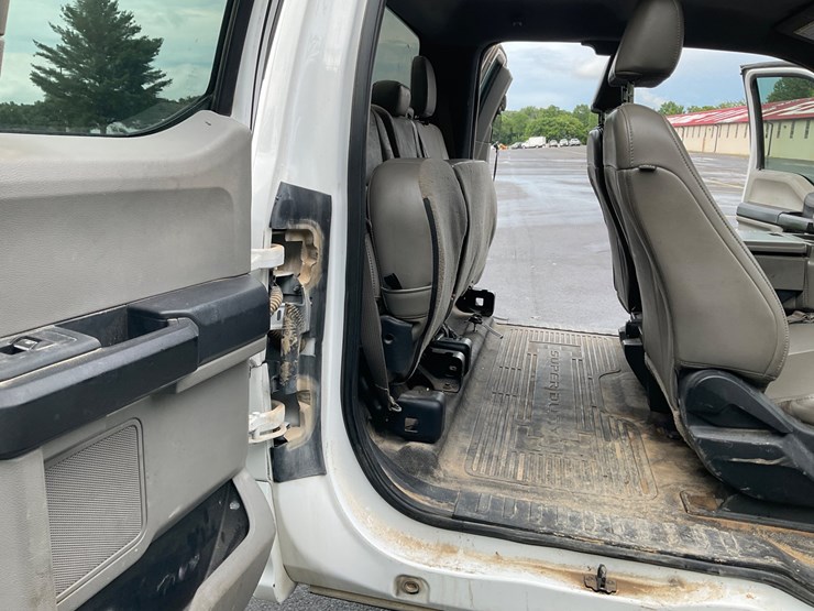 2019-ford-f550-image-12